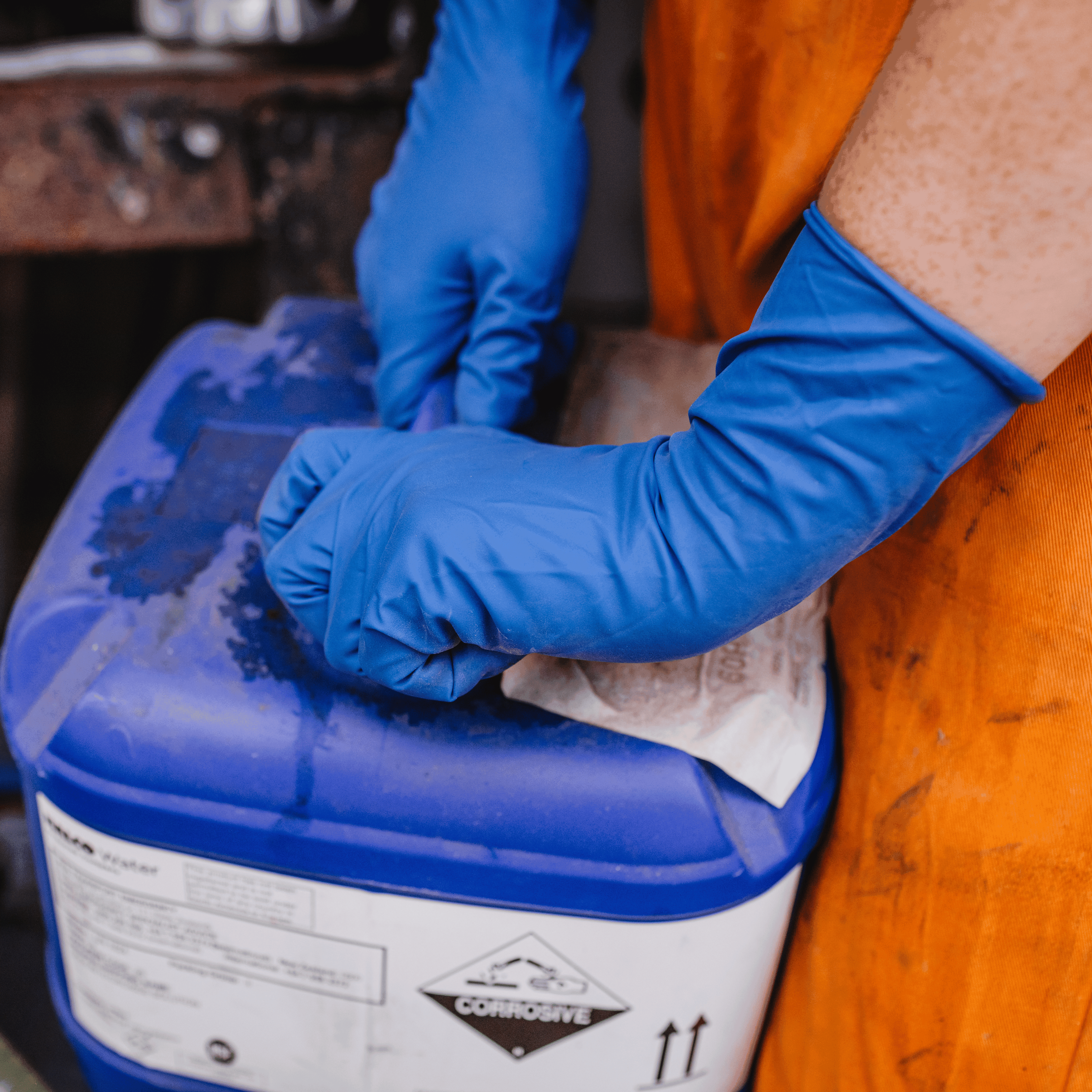Blue latex high risk gloves